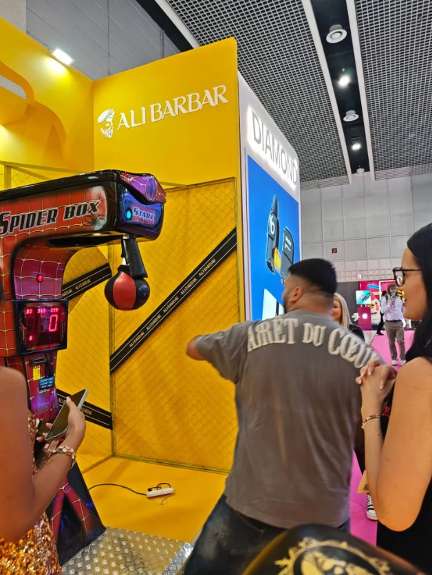 ALIBARBAR Engages Audiences with Interactive Game Experience at Dortmund InterTabac Trade Fair(图2)